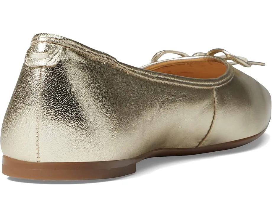 Балетки Bernardo Gwynn из кожи с бантом и формованной стелькой