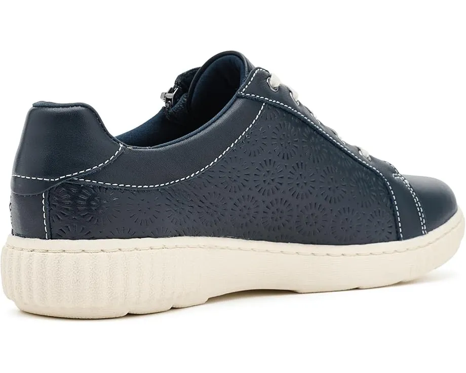 Ботинки Caroline Rio от Clarks с лазерной перфорацией и боковой молнией