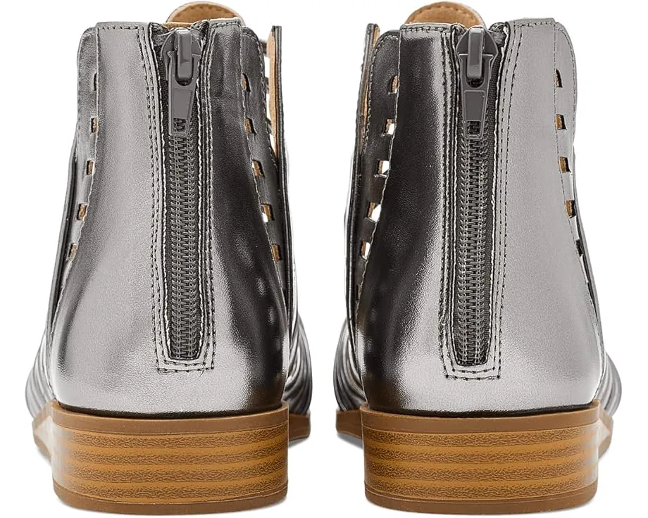 Journee Collection Сандалии Delilah на низком клине с комфортной пеной Comfort Foam™