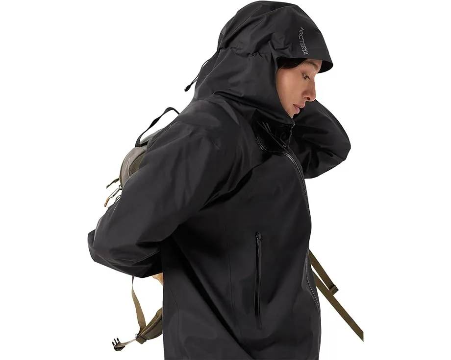 Куртка Arc'teryx Beta с технологией GORE-TEX и водоотталкивающими молниями