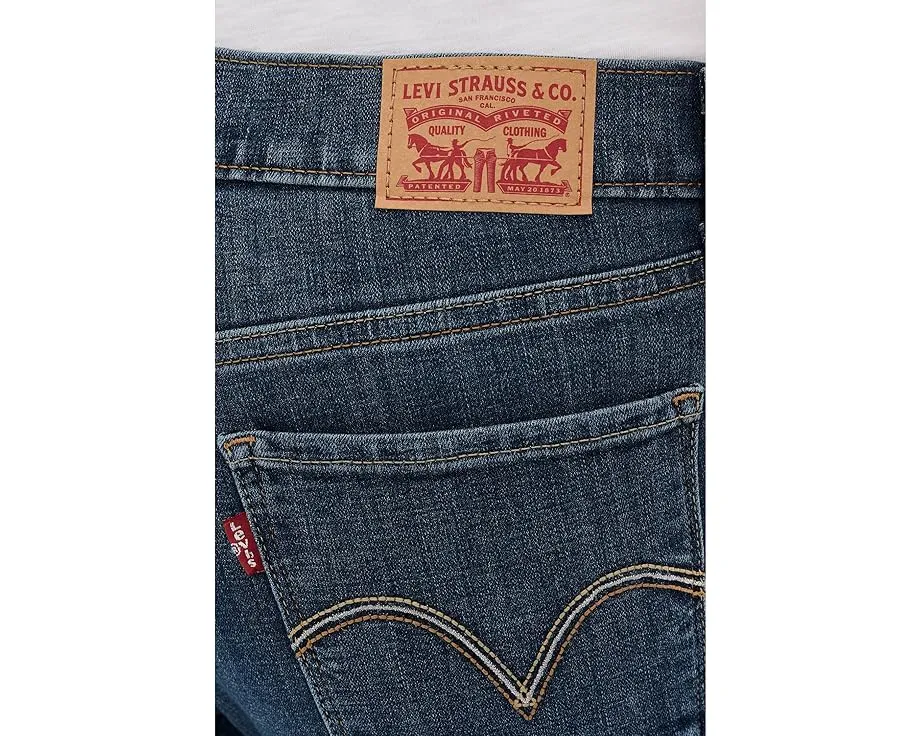 Женские джинсы Levi's Womens Classic Bootcut с технологией WaterLess и кожаным патчем