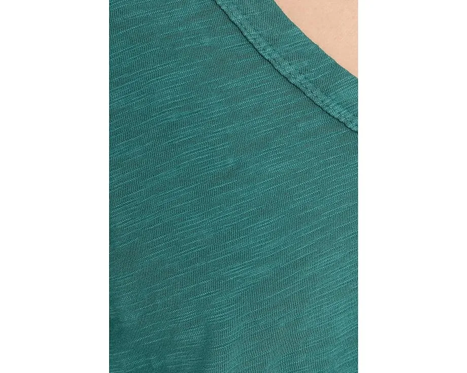 Футболка Mod-o-doc с рукавом 3/4, V-образным вырезом и изогнутым подолом