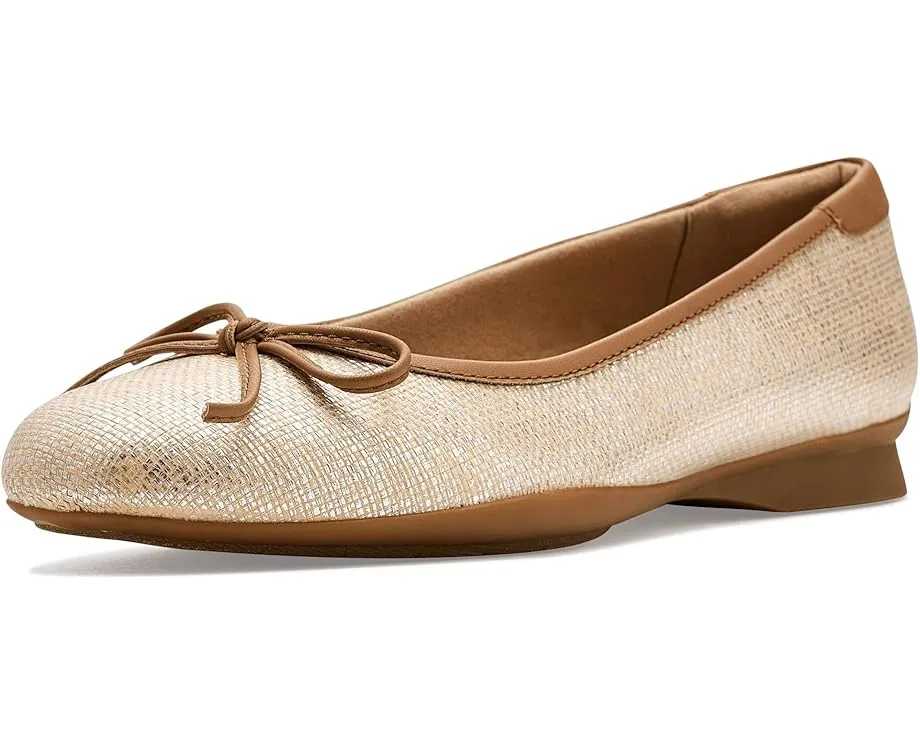 Балетки Clarks Jazmynn Bow со стелькой Ultimate Comfort и подошвой из термопластичной резины