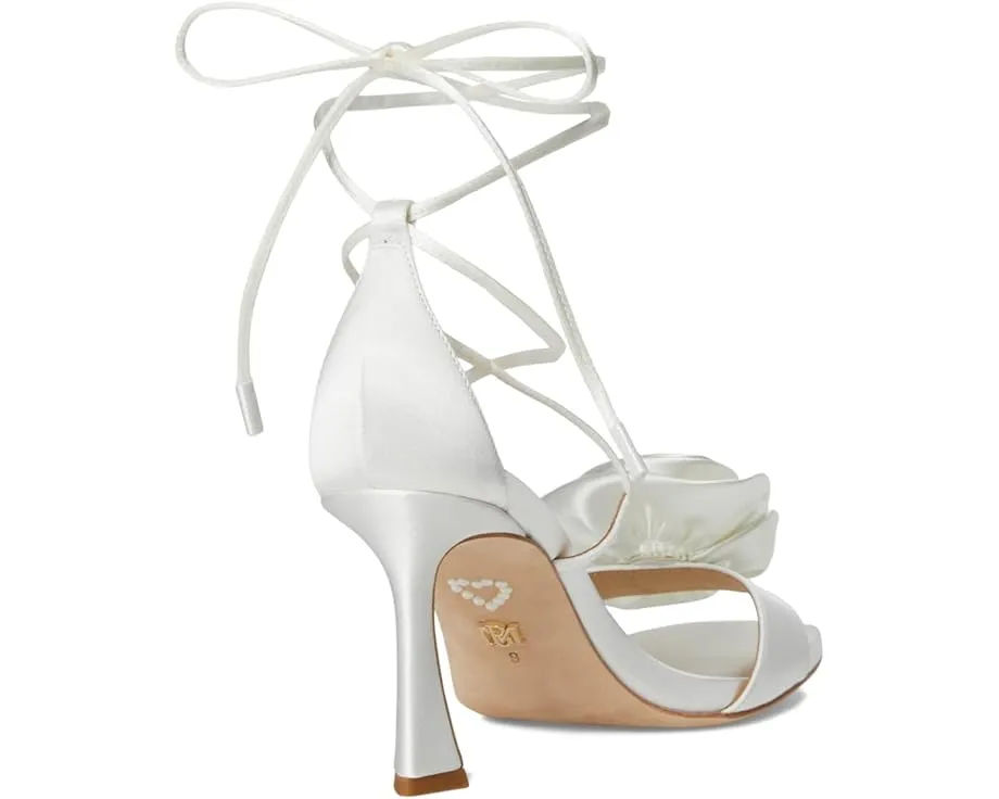 Сандалии Janelle с переплетением и цветком из шелка Badgley Mischka
