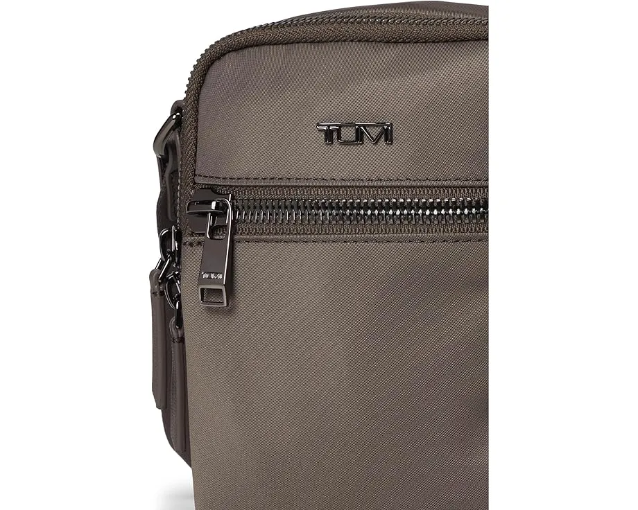 Кроссбоди Tumi Persia с двойной молнией и регулируемым ремнем