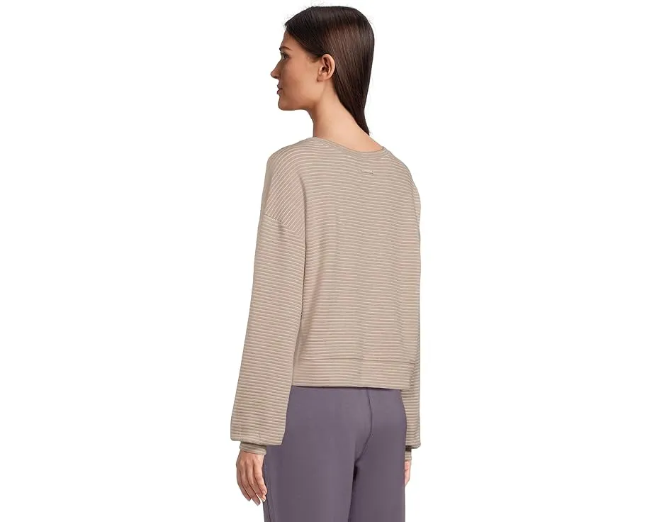 Свитер Yacht Me от TravisMathew с легким расслабленным кроем и фактурными полосками