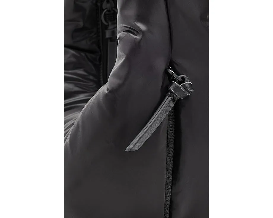 Сумка Caraa Bindle из переработанного нейлона с кожаными вставками