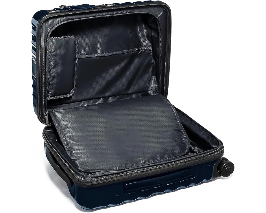 Чемодан Tumi 19 Degree Polycarbonate Continental Expandable 4 Wheel Carry-On