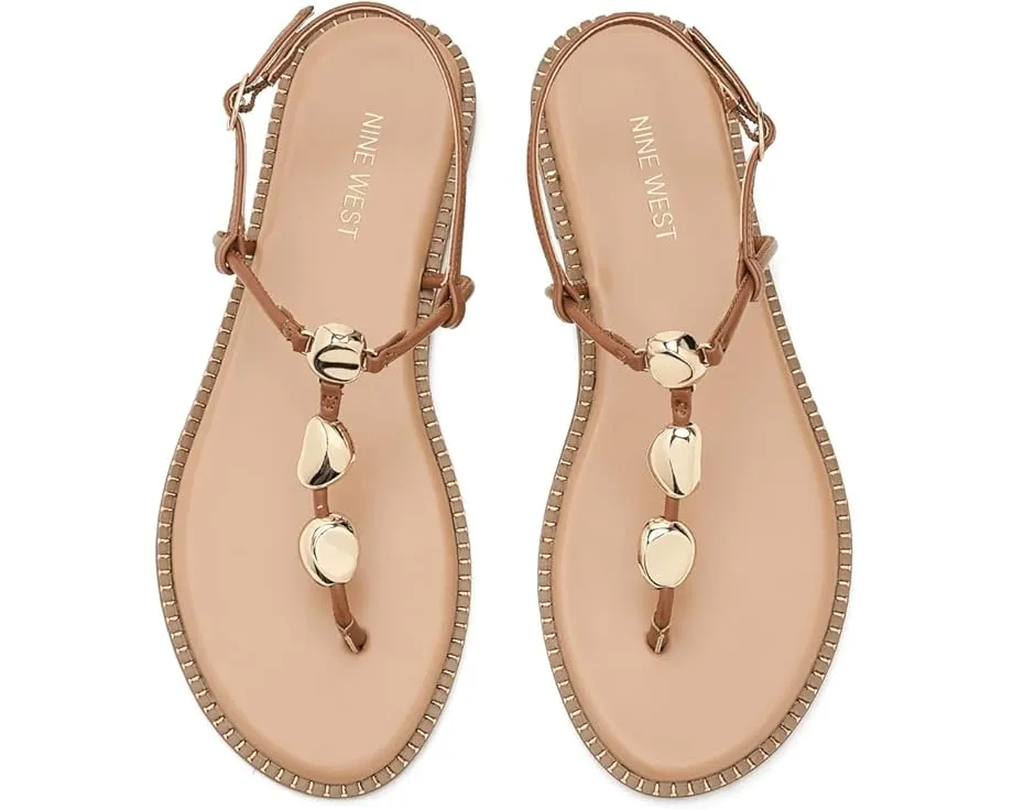 Босоножки Nine West Derika на плоском ходу с пряжкой