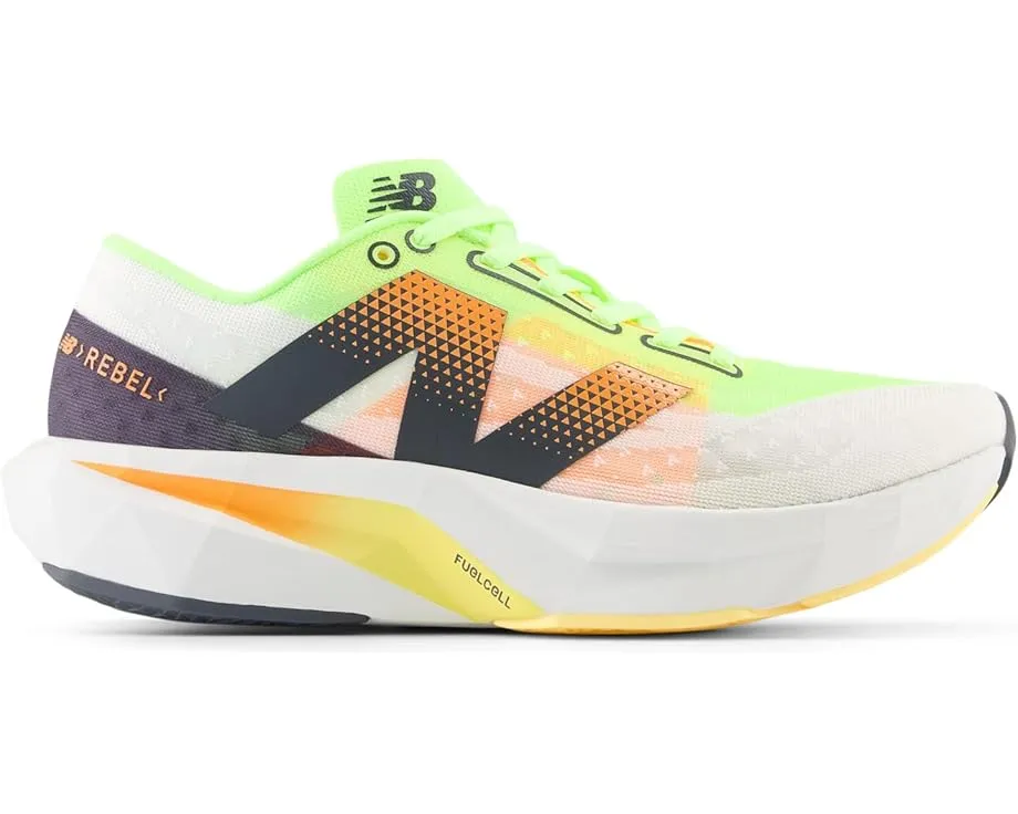 Беговые кроссовки New Balance FuelCell Rebel v4 с пеной FuelCell и светоотражающими элементами