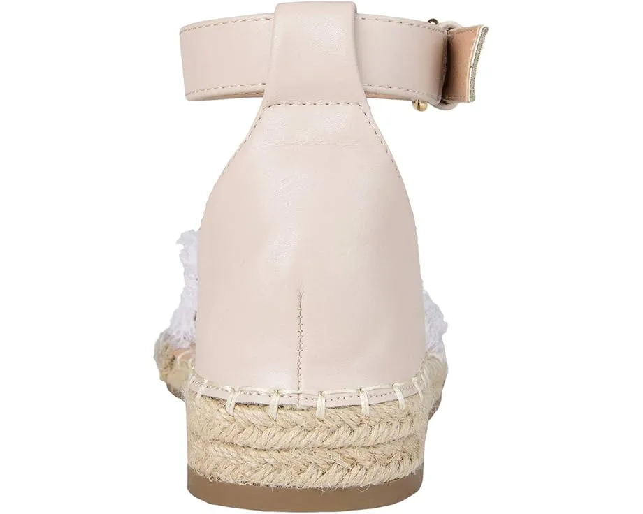 Босоножки Tristeen с деталями эспадрильи и стелькой Comfort Foam Journee Collection