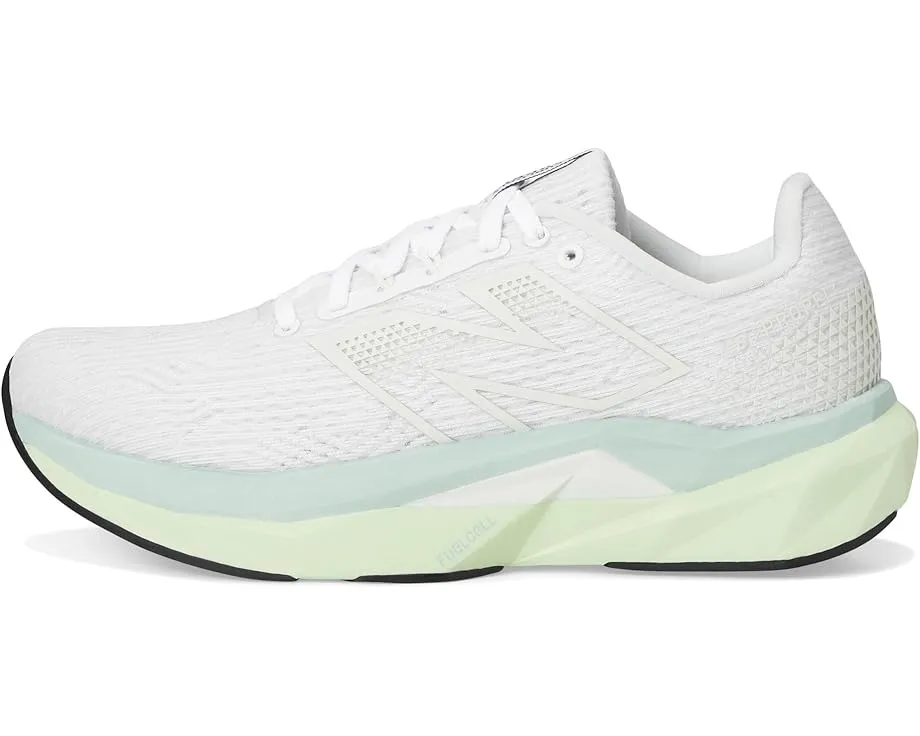 Беговые кроссовки New Balance FuelCell Propel v5 с пеной FuelCell