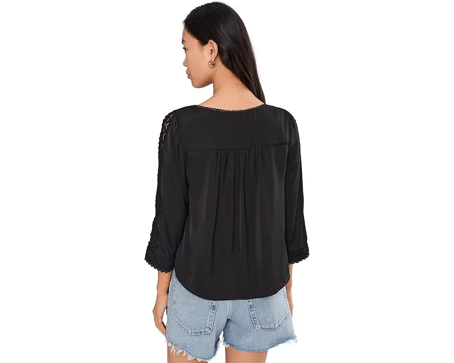Блуза Vince Camuto с квадратным вырезом и кружевной кокеткой из полиэстера