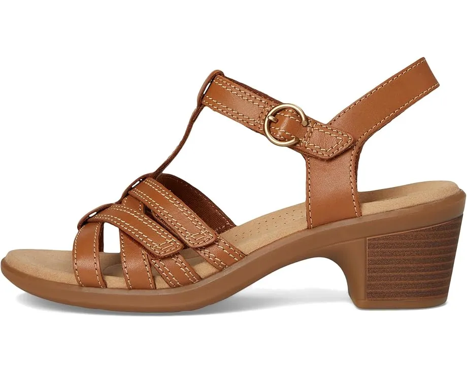 Сандалии Emily 2 Rose Clarks на квадратном каблуке с ремешками и стелькой Ultimate Comfort
