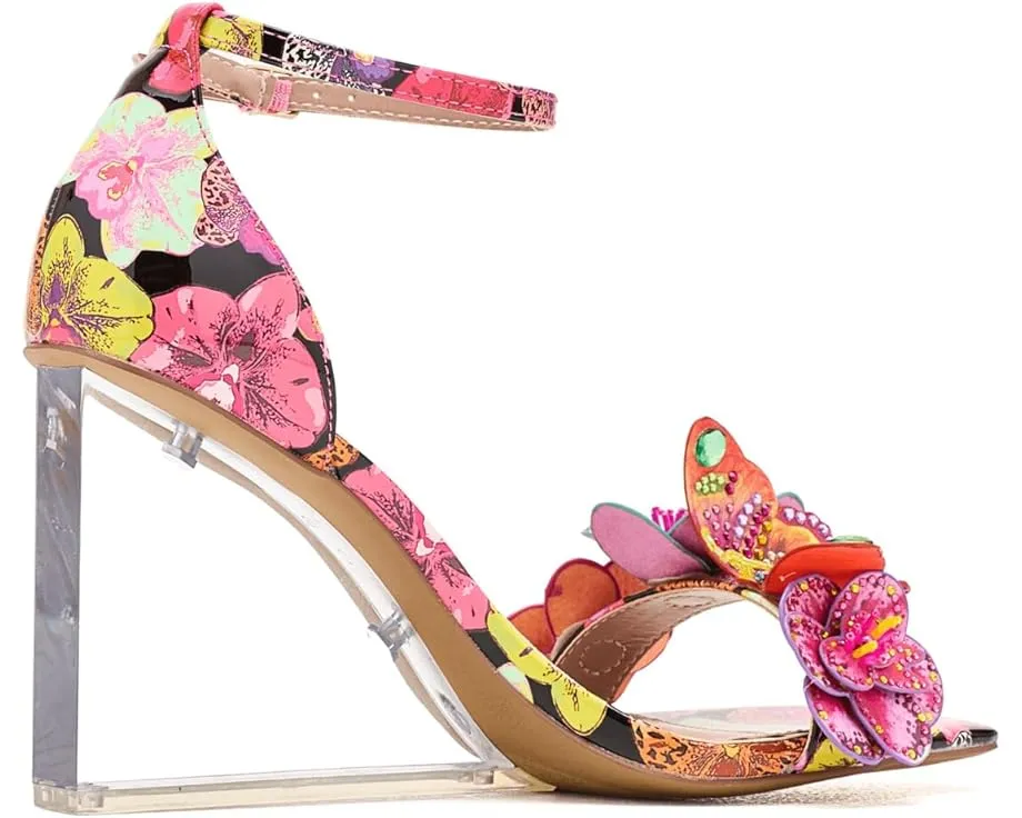 Blue by Betsey Johnson Сандалии Santino с 3D цветами и люцитовым каблуком