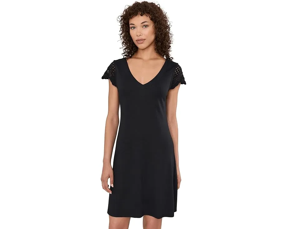 Tommy Bahama платье короткое Darcy Crochet Sleeve из черного плотного трикотажа с кружевными рукавами