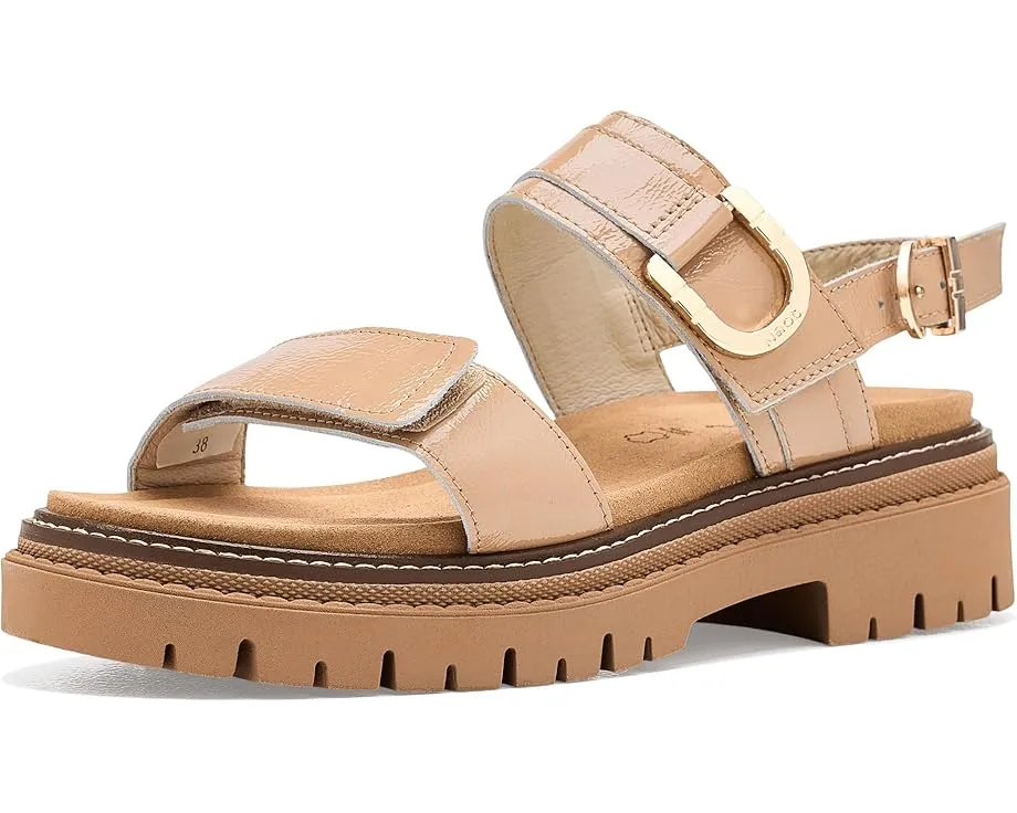 Сандалии Naot Trinity с массивной подошвой и металлическим декором