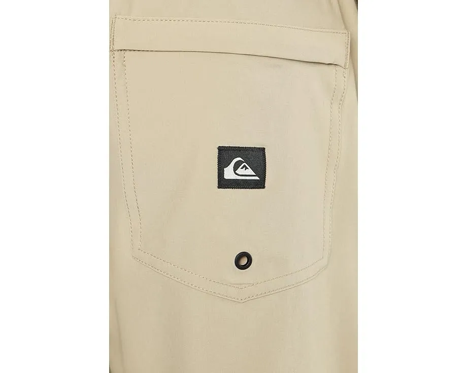 Гибридные шорты Taxer Amphibian 18 от Quiksilver с водоотталкивающей отделкой