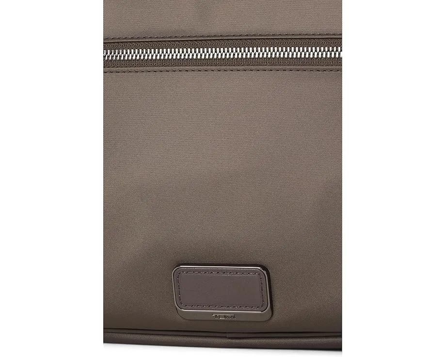 Дорожная косметичка Tumi Madeline с прозрачными карманами и крючком