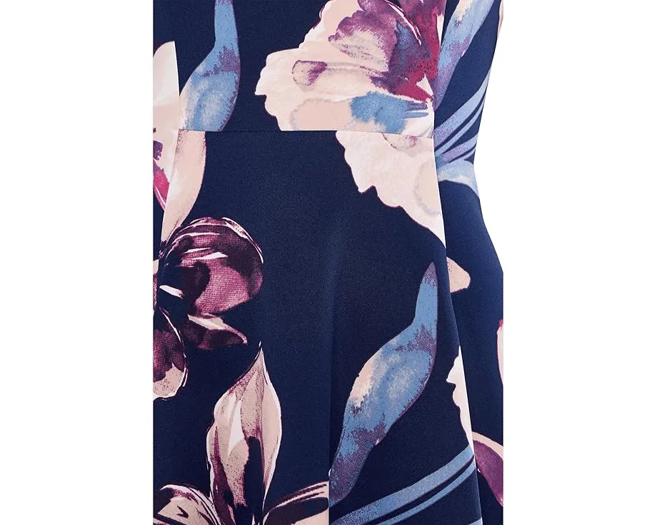 Платье Calvin Klein Sleeveless Floral Fit And Flare с принтом по всей поверхности и застежкой на спине