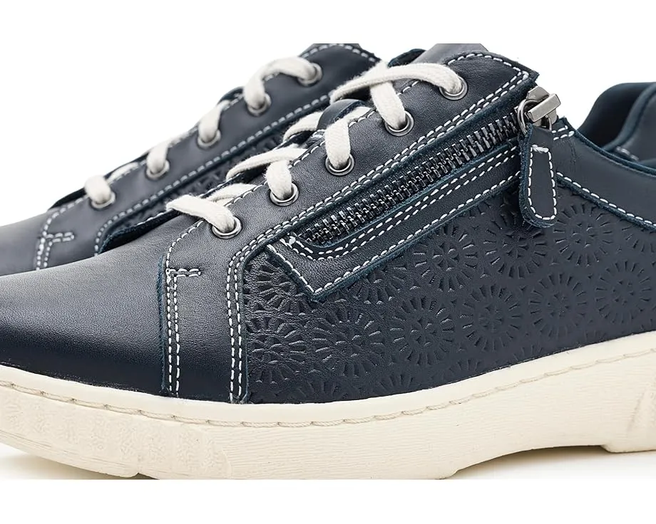 Ботинки Caroline Rio от Clarks с лазерной перфорацией и боковой молнией
