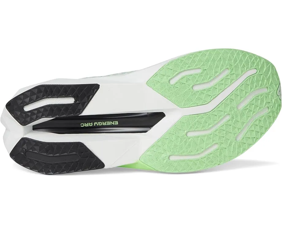 Беговые кроссовки New Balance FuelCell SuperComp Trainer v3 с карбоновой пластиной