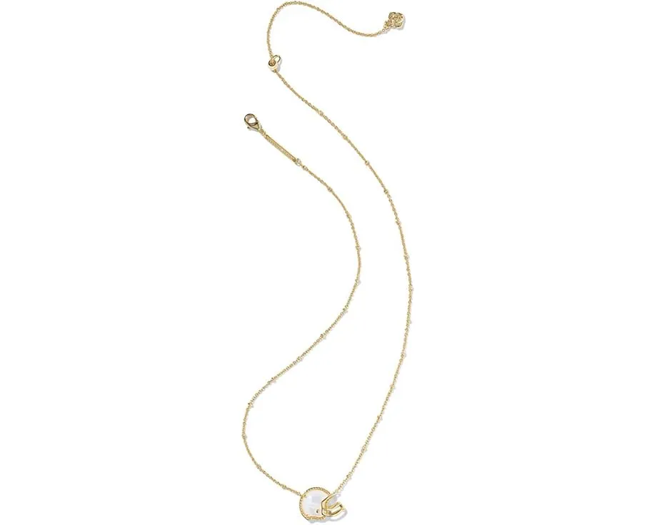 Короткое колье Football Helmet Pendant с подвеской в виде шлема от Kendra Scott