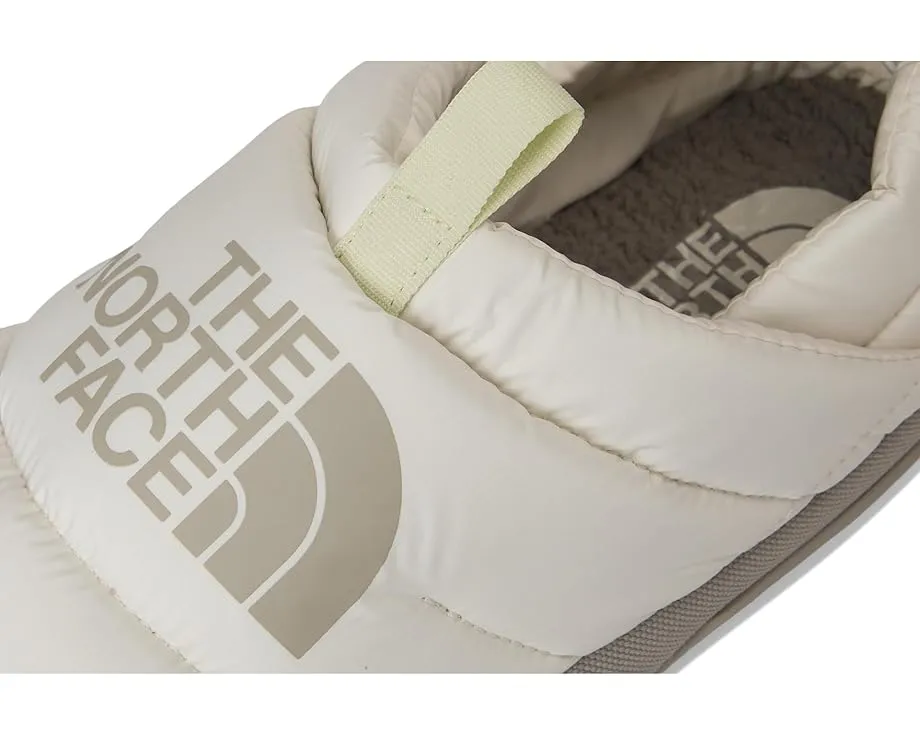 Тапочки The North Face Nuptse Mule с утеплителем из пуха и верхом из переработанного материала