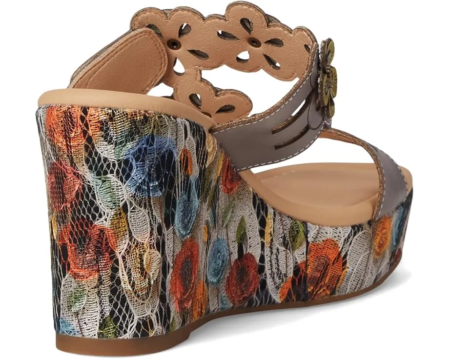 Сандалии Caprice с цветочными аппликациями и клиновидным каблуком