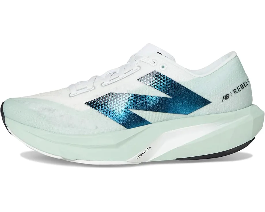 Беговые кроссовки New Balance FuelCell Rebel v4 с пеной FuelCell и светоотражающими элементами