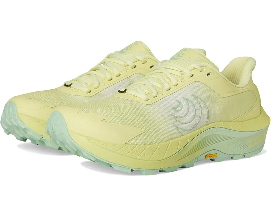 Трейловые кроссовки Topo Athletic MTN Racer 4 с системой гетр и подошвой Vibram Megagrip