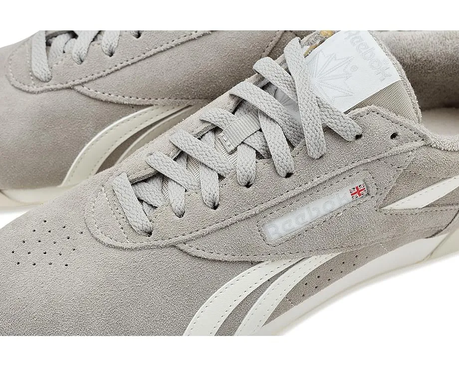 Кроссовки Reebok Freestyle Low с замшевым верхом и амортизирующей стелькой