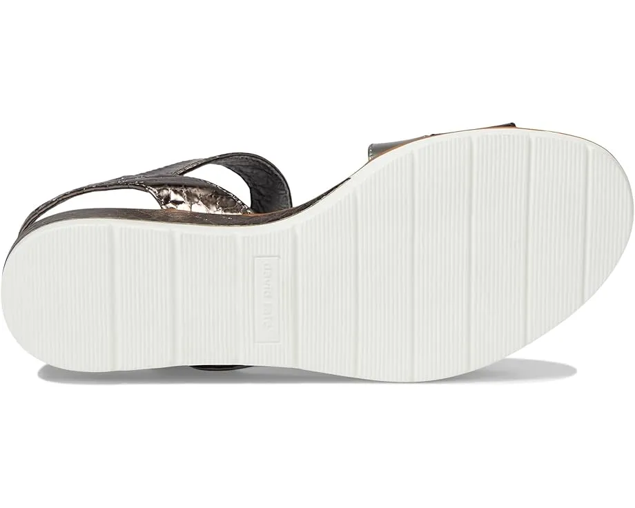 Сандалии Blues с текстурой крокодила и клином от David Tate