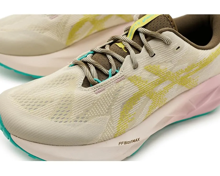 Трейловые кроссовки ASICS Novablast 5 TR