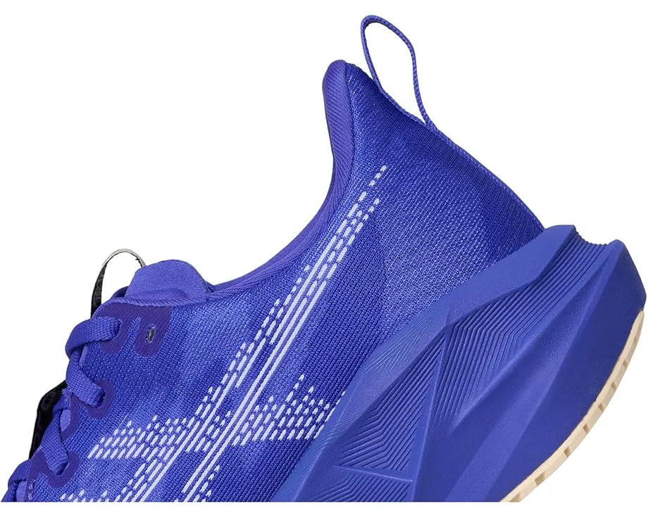 Кроссовки ASICS Novablast 5 с амортизацией FF BLAST MAX и экологичной стелькой