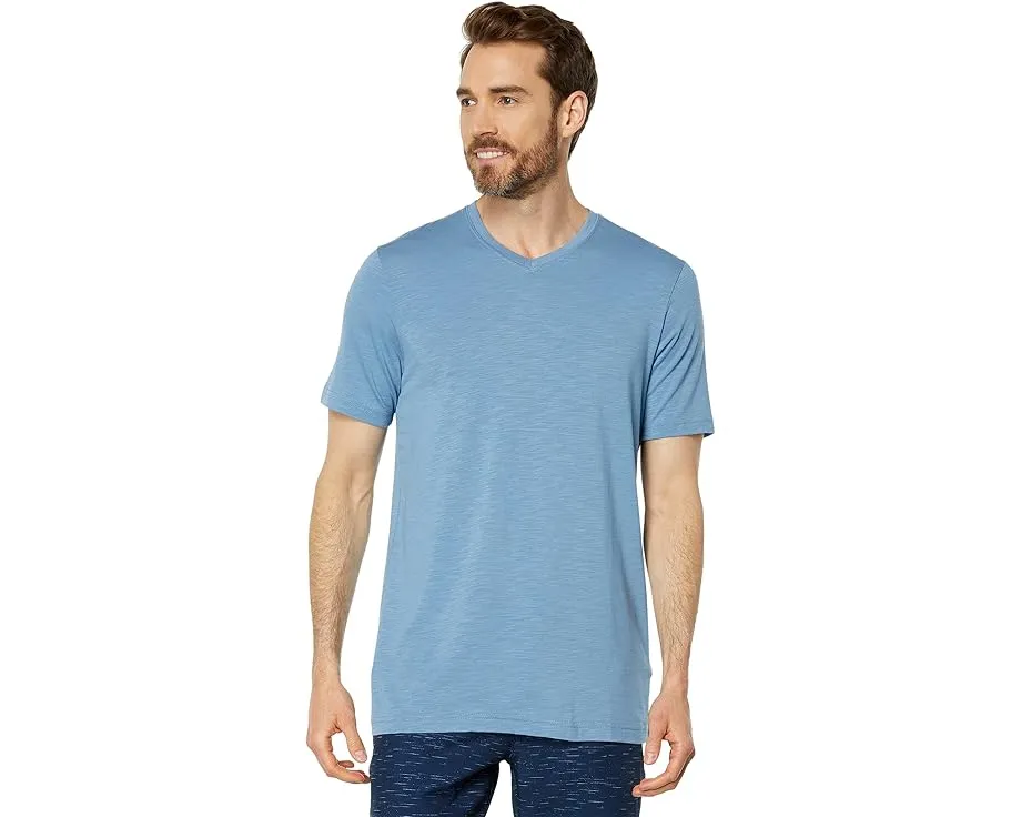 Футболка TravisMathew Cloud из смеси модала и пима-хлопка с V-образным вырезом