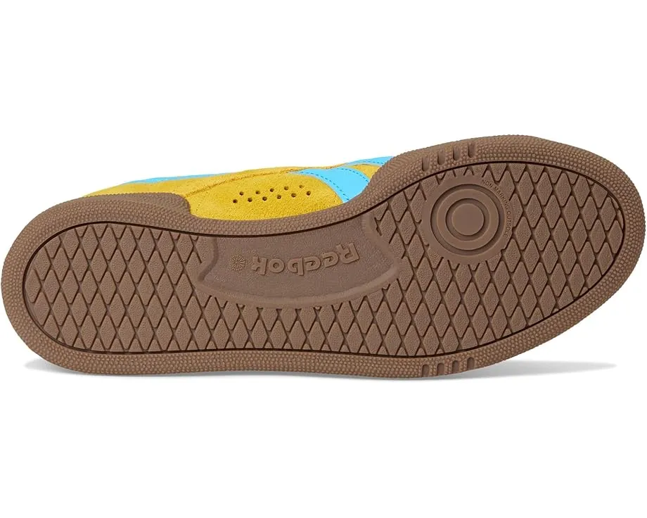 Кроссовки Reebok Club C Grounds UK с замшевым верхом и каучуковой подошвой