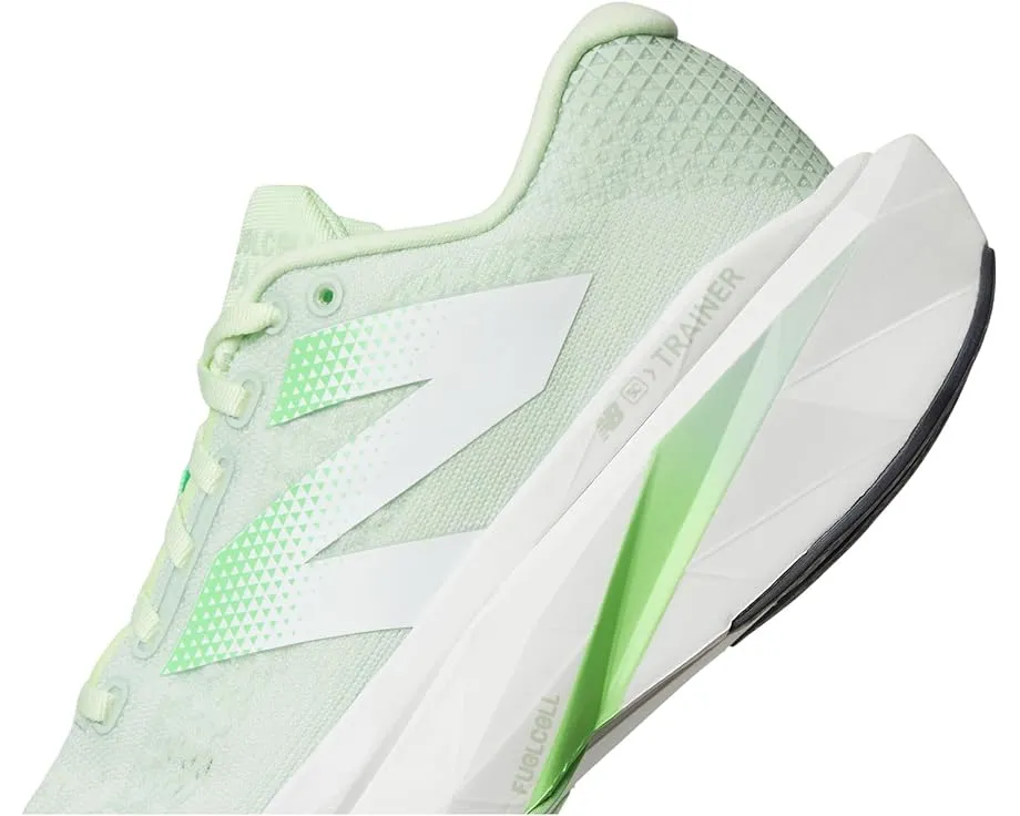 Беговые кроссовки New Balance FuelCell SuperComp Trainer v3 с карбоновой пластиной