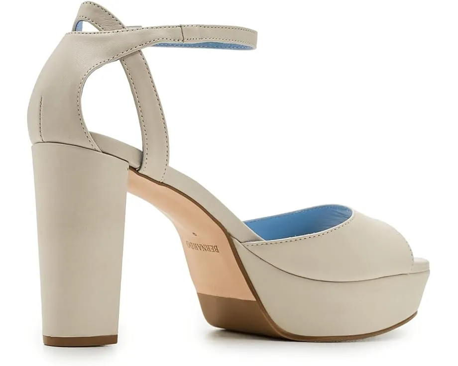 Сандалии Bernardo Valeria на платформе с высоким каблуком и регулируемым ремешком на щиколотке