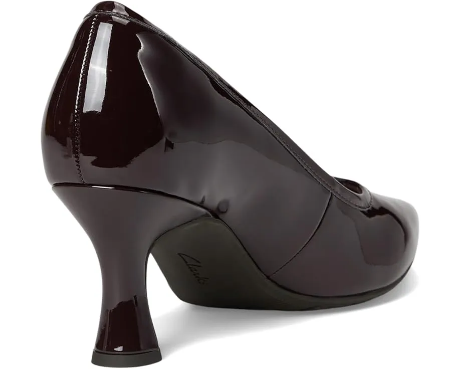 Туфли-лодочки Clarks Kataleyna West с острым носом и пеной Ultimate Comfort