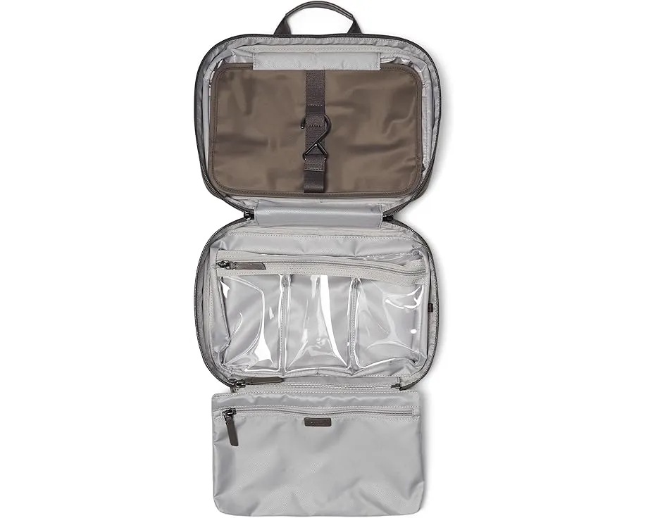 Дорожная косметичка Tumi Madeline с прозрачными карманами и крючком