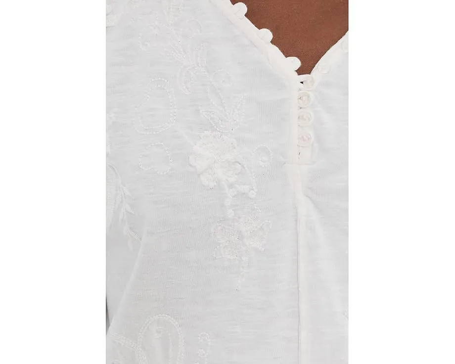 Футболка Ula с вышивкой от Karyn Seo