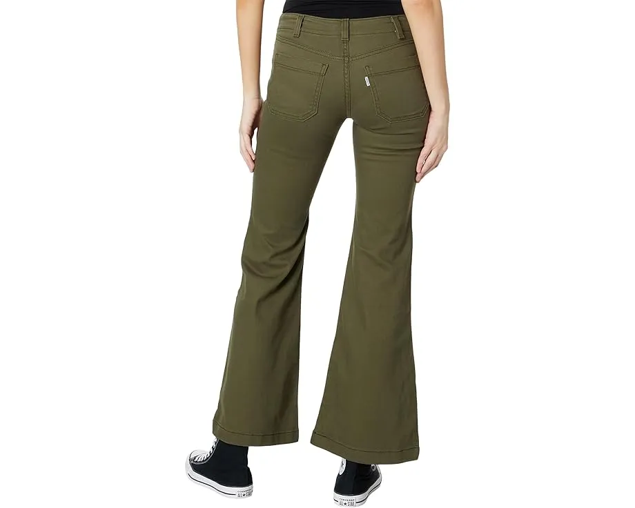 Levi's® Брюки Superlow Flare с заниженной талией и расклешенным низом