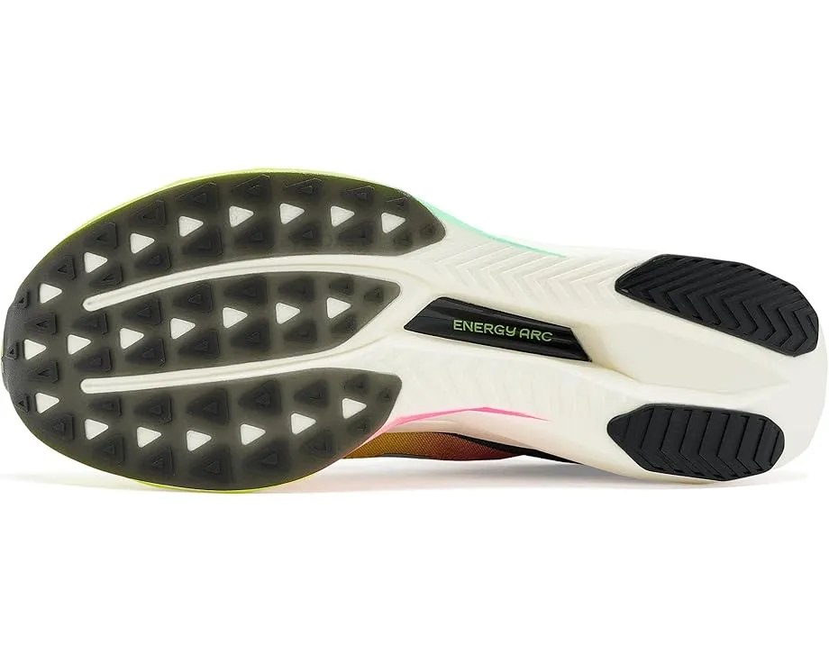 Соревновательные кроссовки New Balance FuelCell SuperComp Elite v5 с карбоновой пластиной