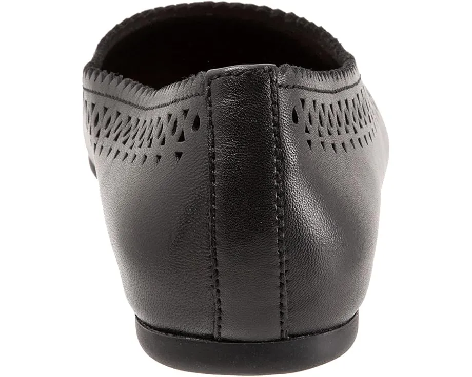 Балетки SoftWalk Selma с перфорацией и поддержкой свода