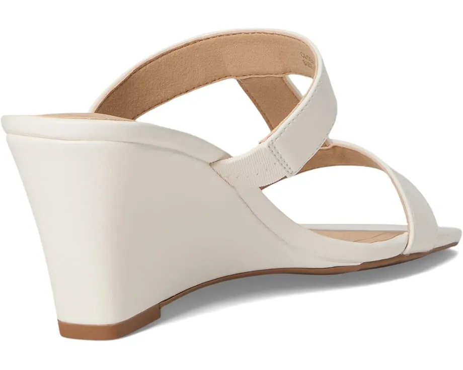 Сандалии Clodie на танкетке с Т-образным ремешком от Journee Collection