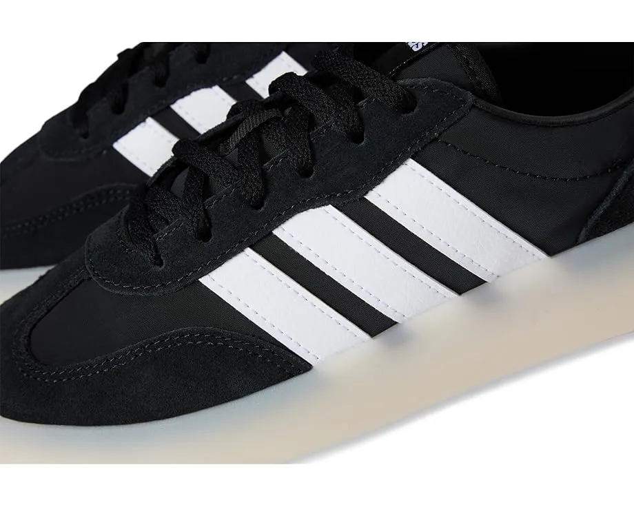 Кроссовки Barreda Decode для подростков от adidas с верхом из нейлона и замши