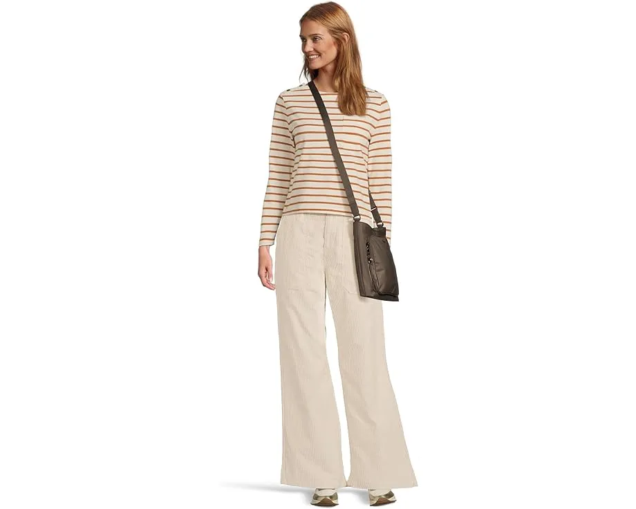 Кроссбоди Tumi Tyler с множеством карманов и съемным кожаным шармом