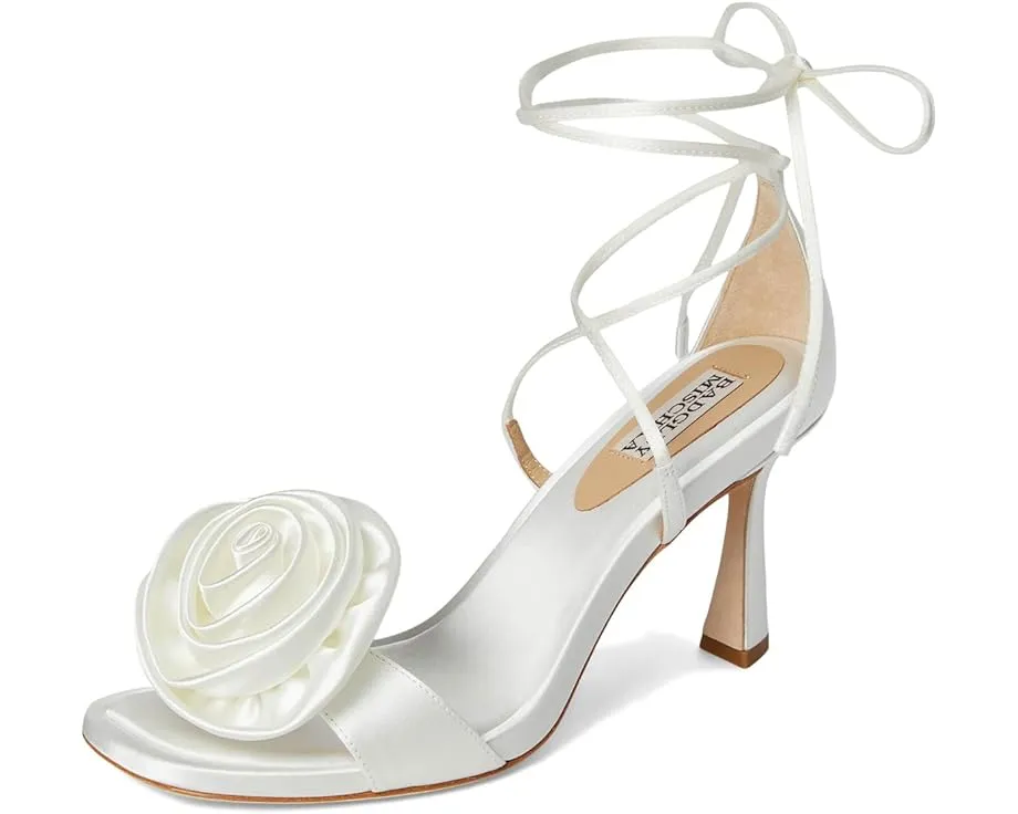 Сандалии Janelle с переплетением и цветком из шелка Badgley Mischka