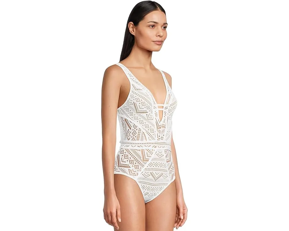 Цветной цельный купальник BECCA Color Play с кружевной вязкой и глубоким вырезом